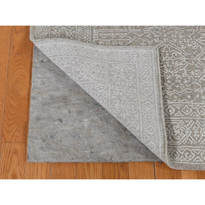 5'9"X9' Gray Wool And Plant Based Silk Fine Jacquard Hand Loomed Rug