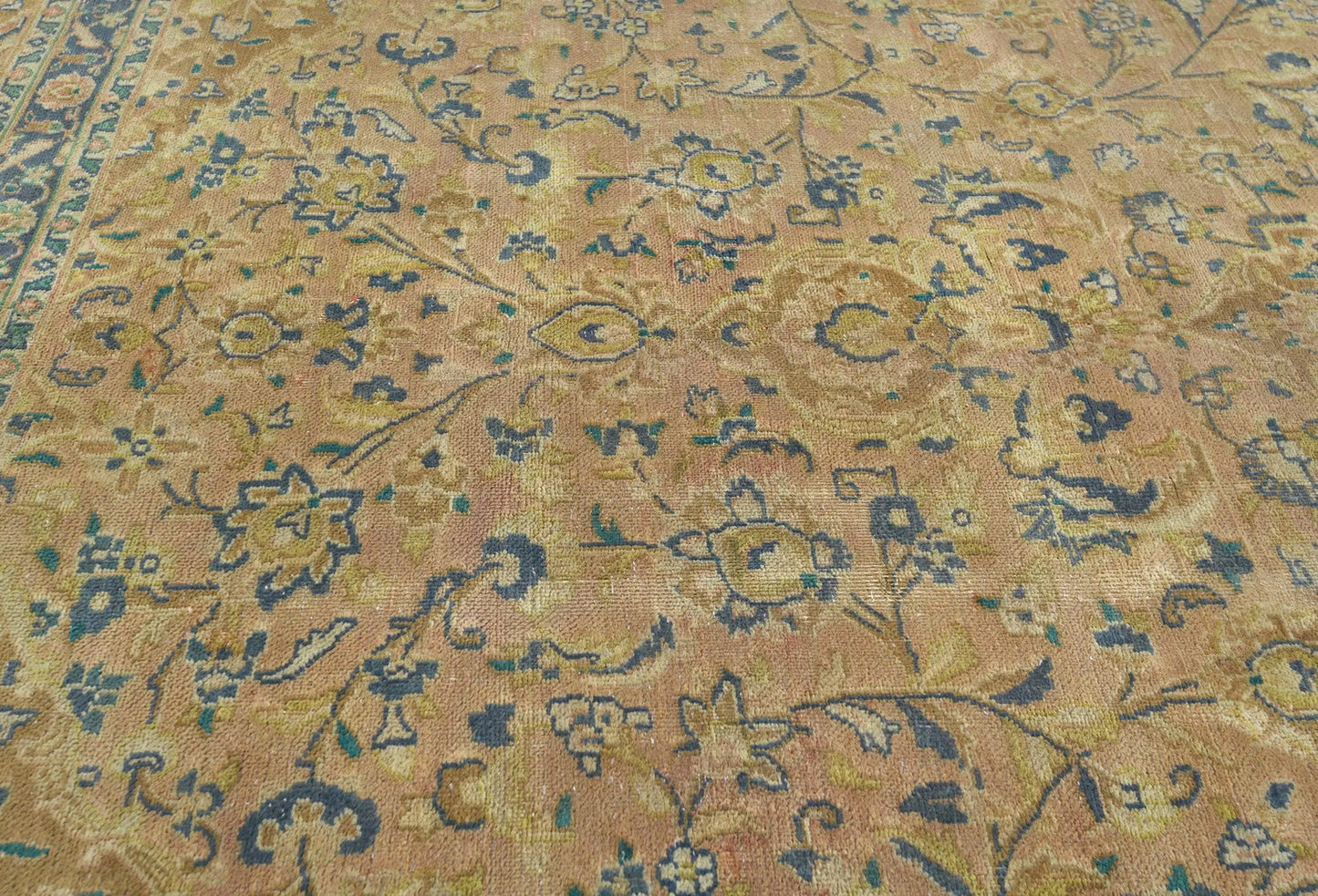 Hand-Knotted Distressed Vintage 9X12 Ft