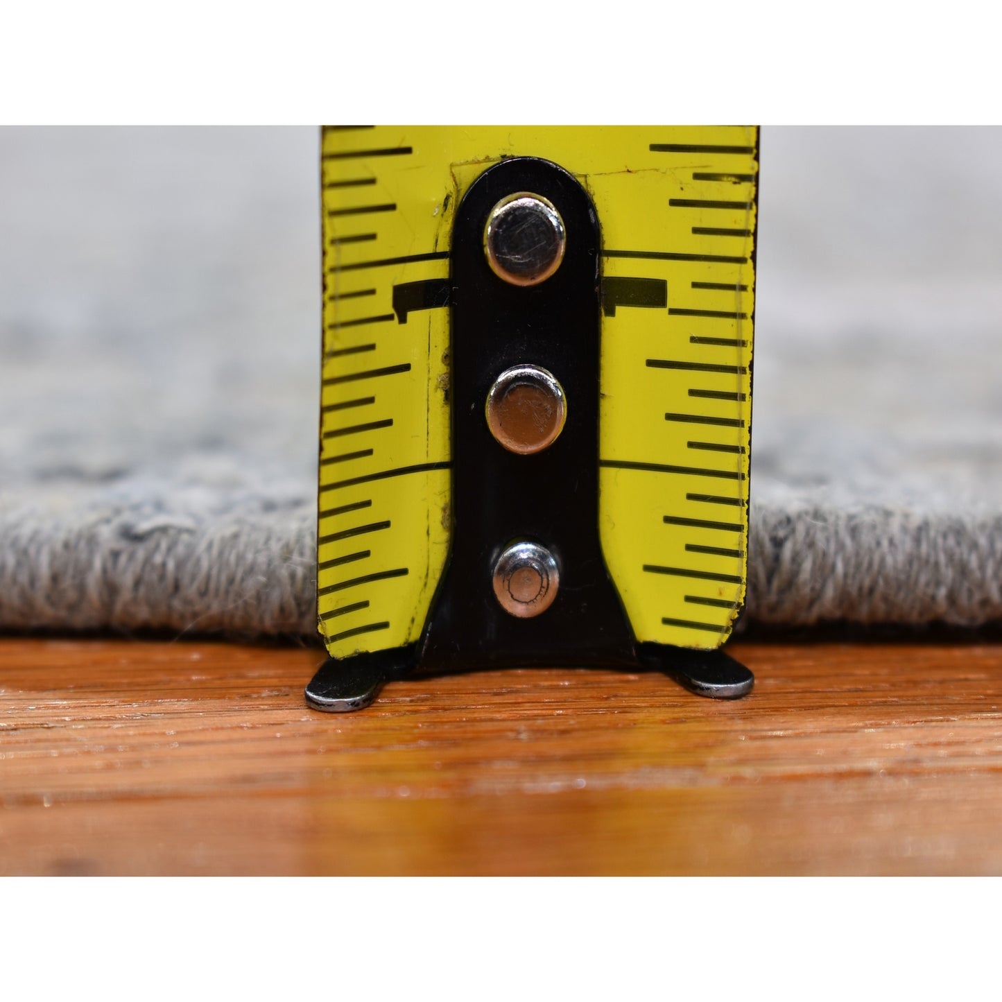 6'X6' Hand Knotted Cardiac Design Textured Wool And Pure Silk Round Rug