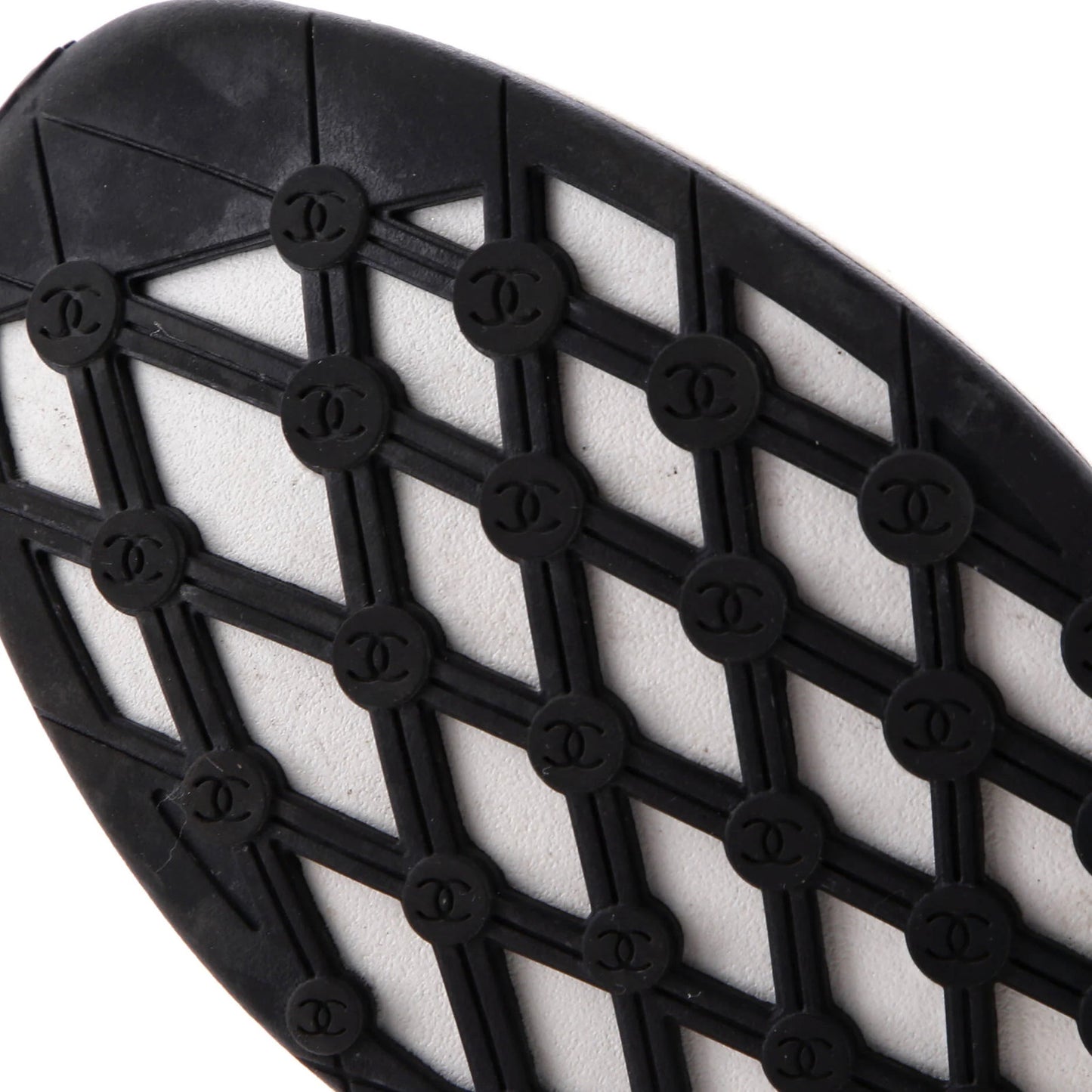 Chanel Women'S Cc Low-Top Sneakers Leather And Mesh