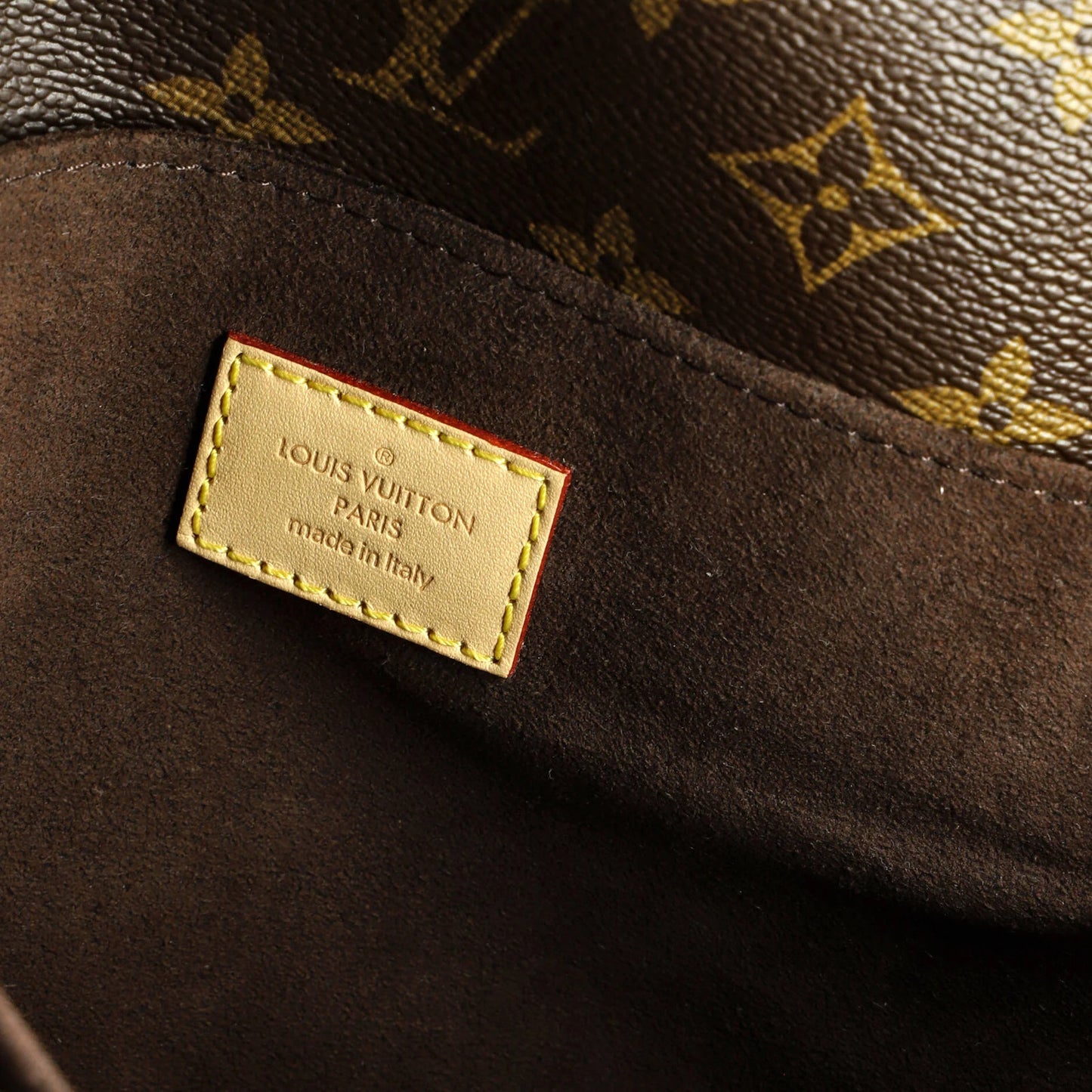 Louis Vuitton Pochette Metis Monogram Canvas