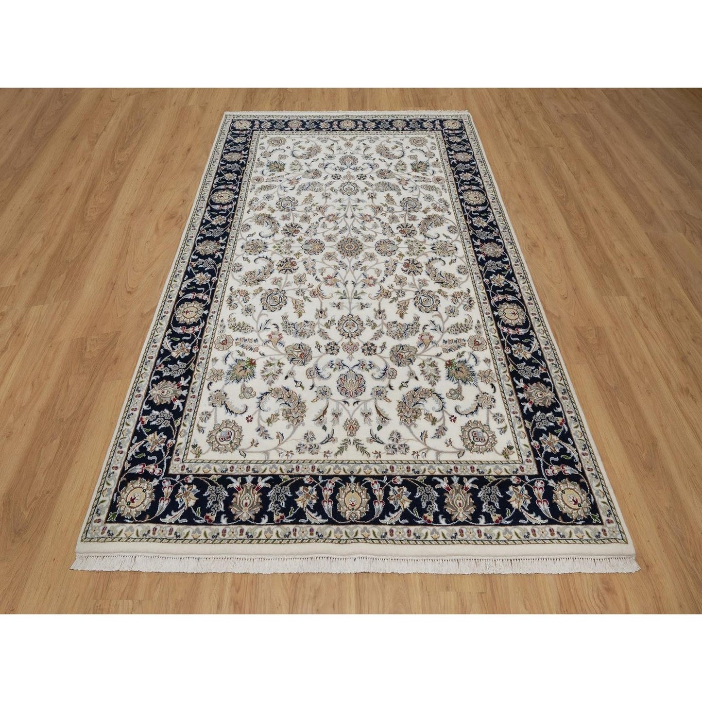 5'9"X9'2" Ivory Wool And Silk Nain With Flower Design Hand Knotted Rug