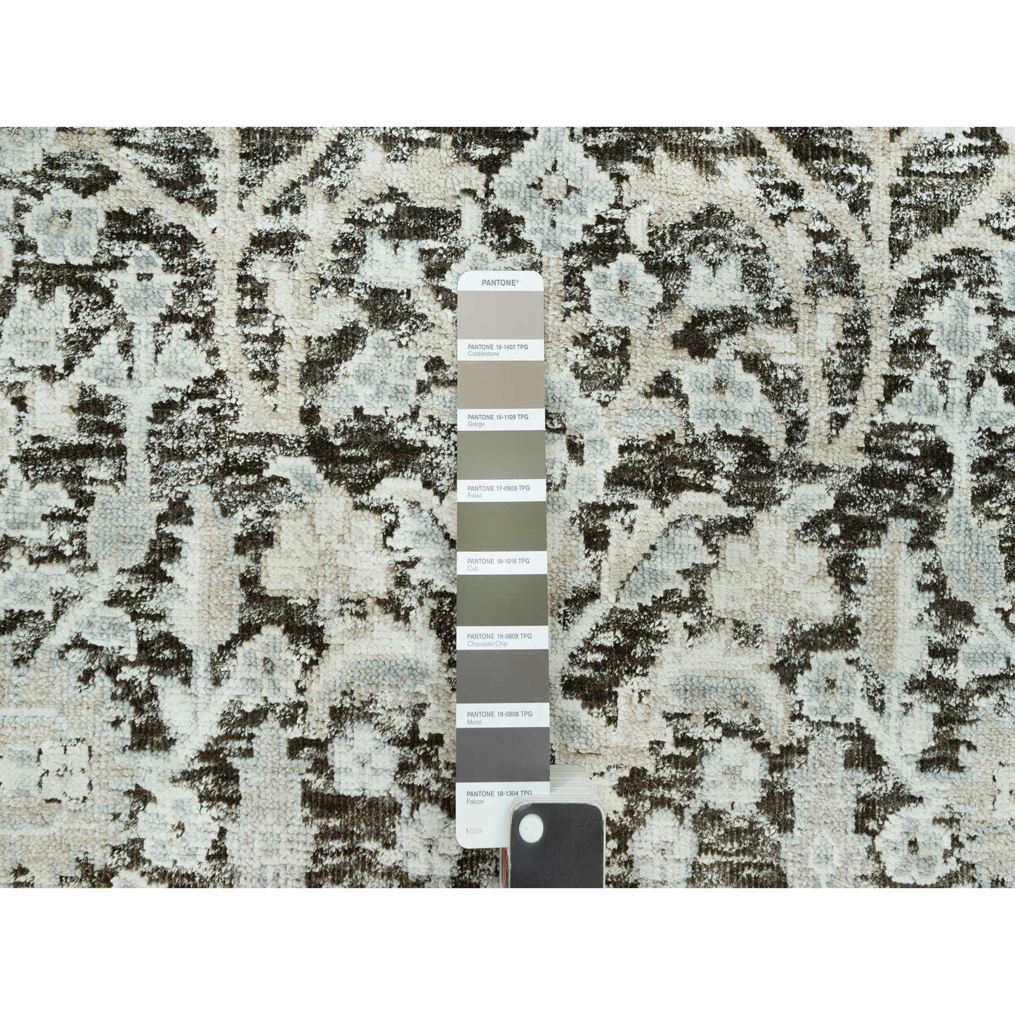 2'6"X10' Gray Hand Knotted Silk And Wool Willow And Cypress Tree Rug