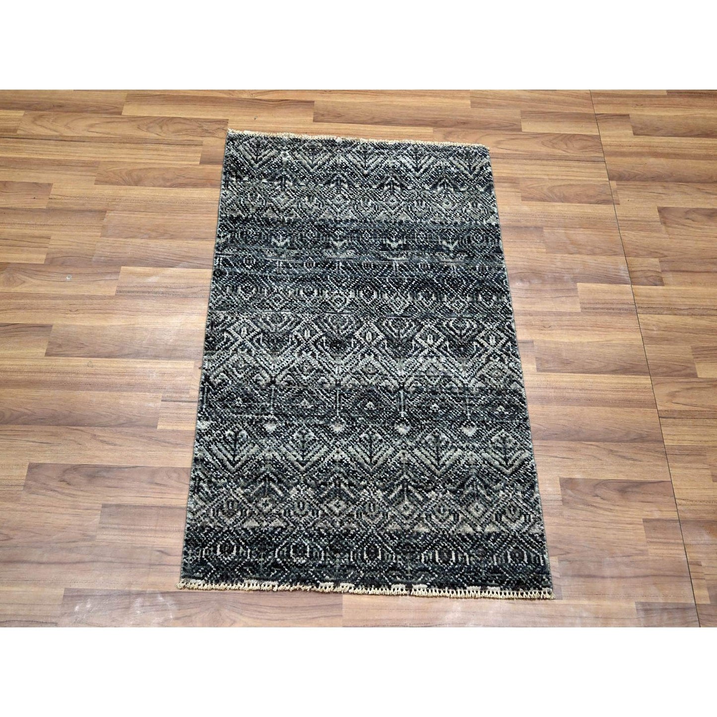 2'X3' Gray Kohinoor With Repetitive Design Hand Knotted Pure Wool Mat Rug