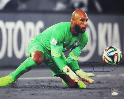 Tim Howard Usa Soccer Autographed/Signed 16X20 Photo Jsa 133523