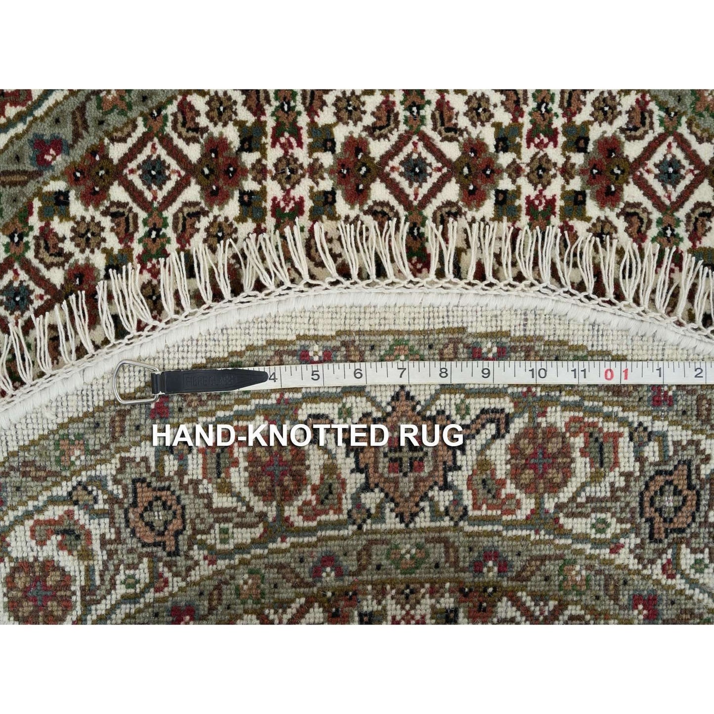 3'4"X3'4" White Mahi 175 Kpsi Wool Hand Knotted Round Rug