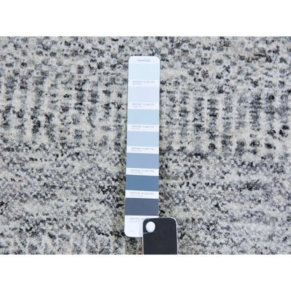 6'X6' Cloud Gray Undyed Wool Grass Design Hand Knotted Square Rug