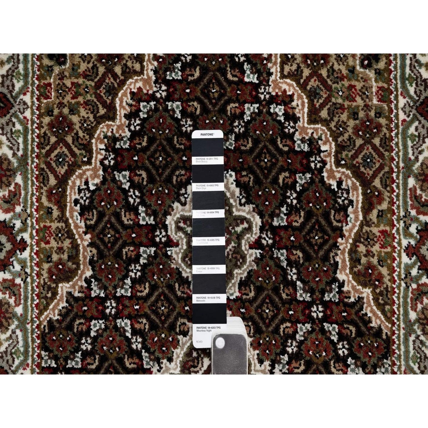2'5"X4'8" Black Wool Rug Tebraz Mahi With Medallion Design Hand Knotted