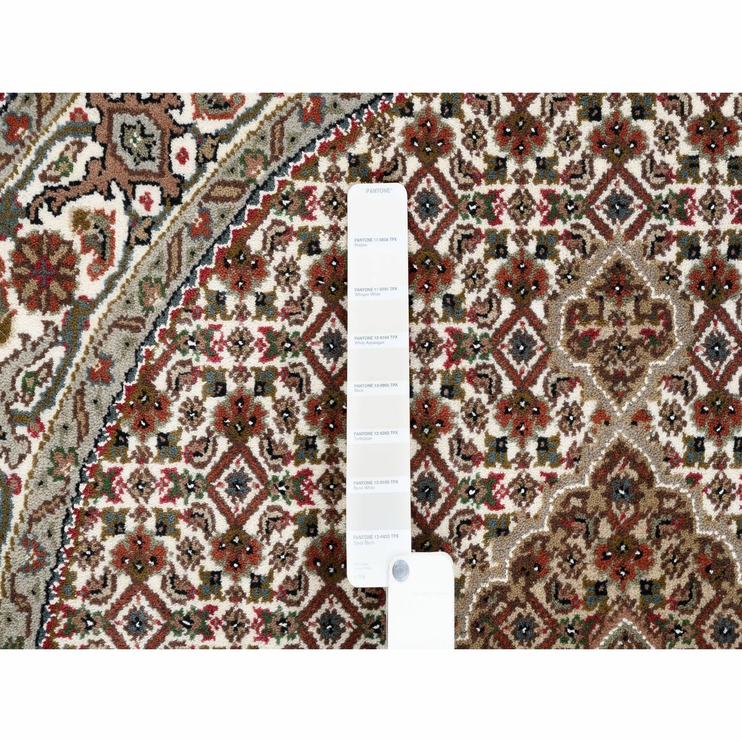 4'X4' Hand Knotted Wool-Silk Fish Medallion Design Tebraz Mahi Rug