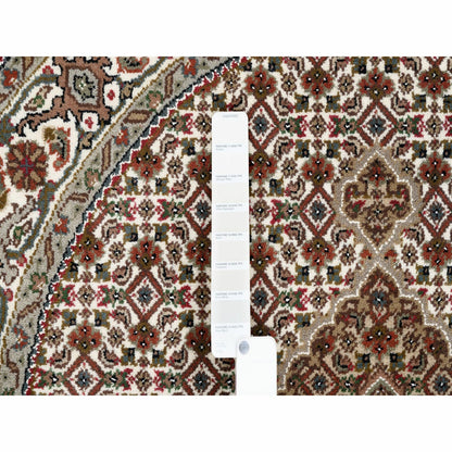 4'X4' Hand Knotted Wool-Silk Fish Medallion Design Tebraz Mahi Rug