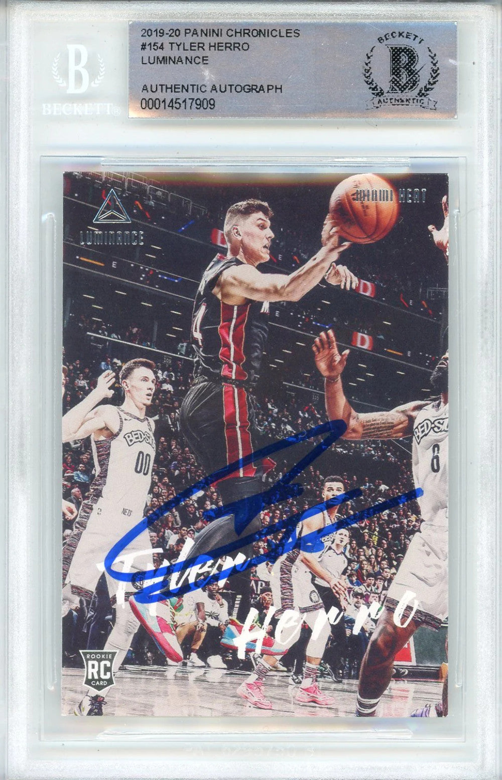 Tyler Herro Autographed 2019-20 Panini Chronicles Luminance Rookie Card #154 (Bg