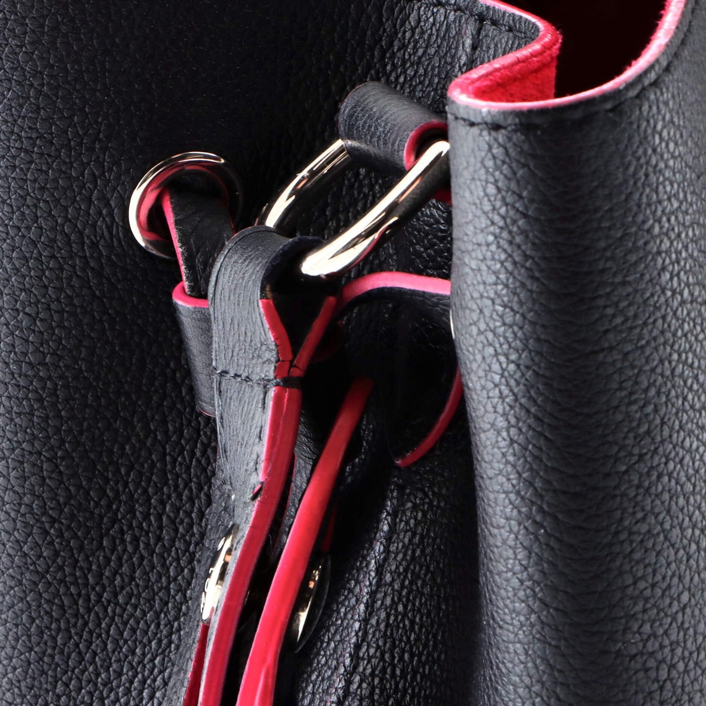 Louis Vuitton Lockme Bucket Bag Leather