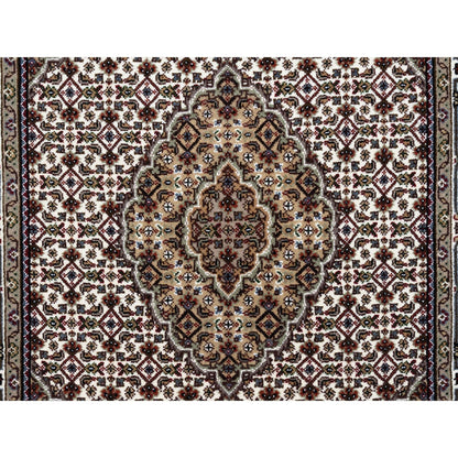 3'8"X6' Wool And Silk Fish Medallion Design Tebraz Mahi Handknotted Rug