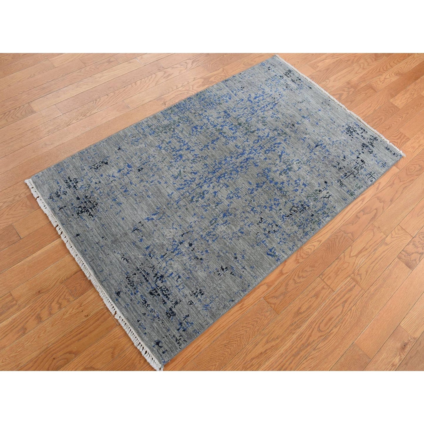 3'1"X5' Gray Wool And Silk Broken Design Tone On Tone Hand Knotted Rug