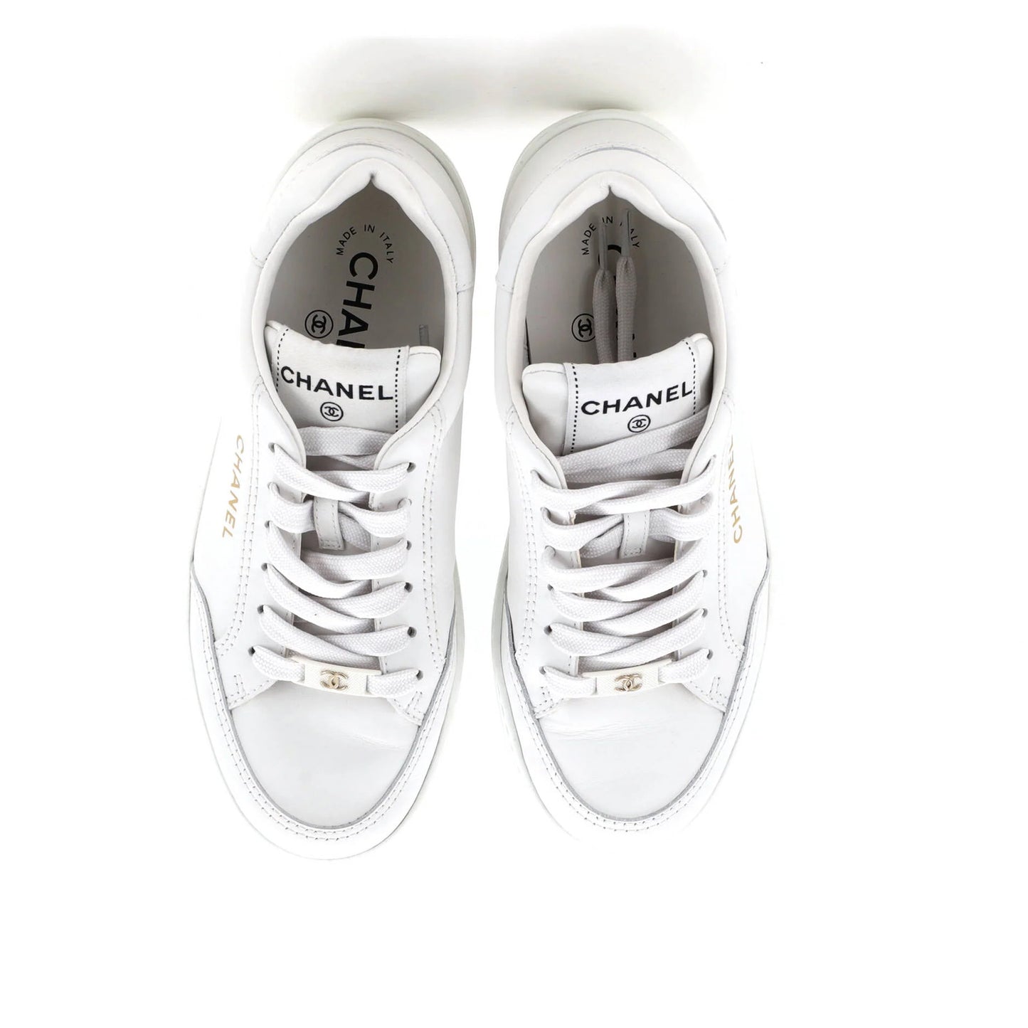 Chanel Women'S Cc Logo Low-Top Sneakers Leather