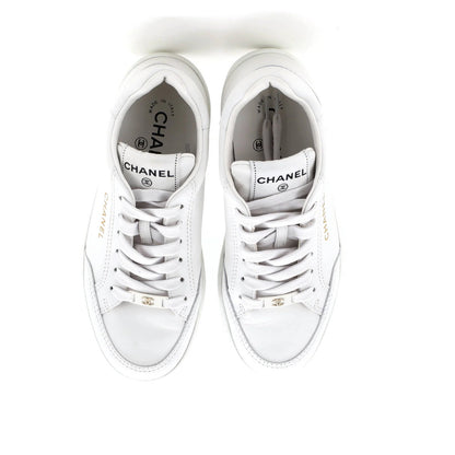 Chanel Women'S Cc Logo Low-Top Sneakers Leather