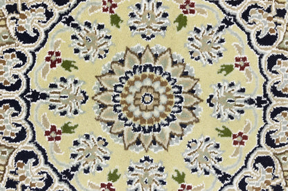 Handmade Indo-Nain Wool Rug Classic Floral