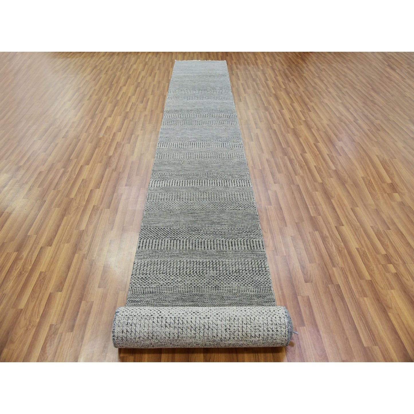 2'8"X20' Owl Gray Hand Knotted Grass Design Xl Runner Undyed Wool Rug