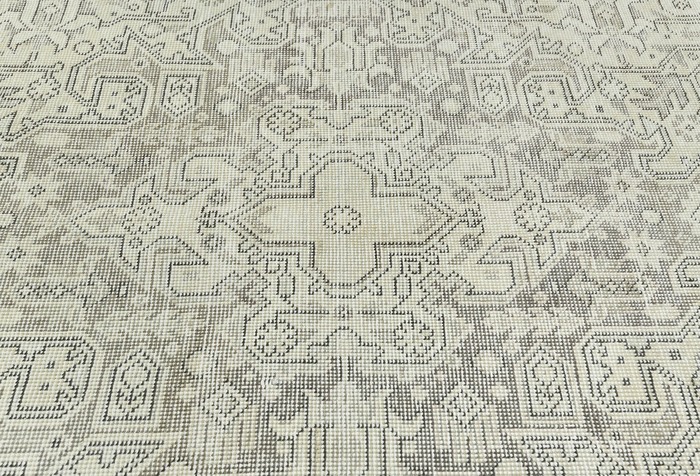 5X8 Muted Colors Antique Distressed 4'7X7'8