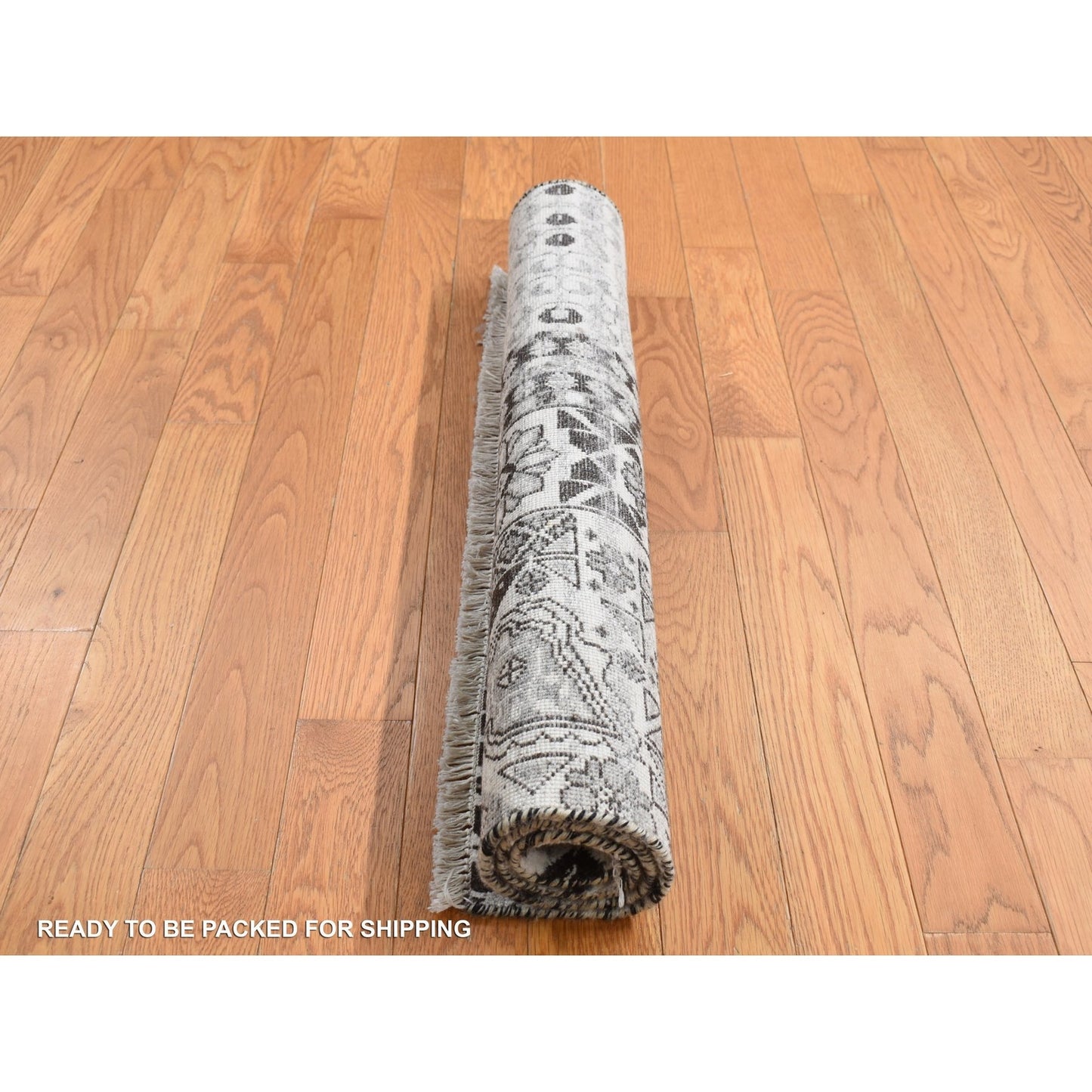 2'8"X3' Cloud Gray Sampler Mamluk Design Pure Wool Hand Knotted Rug