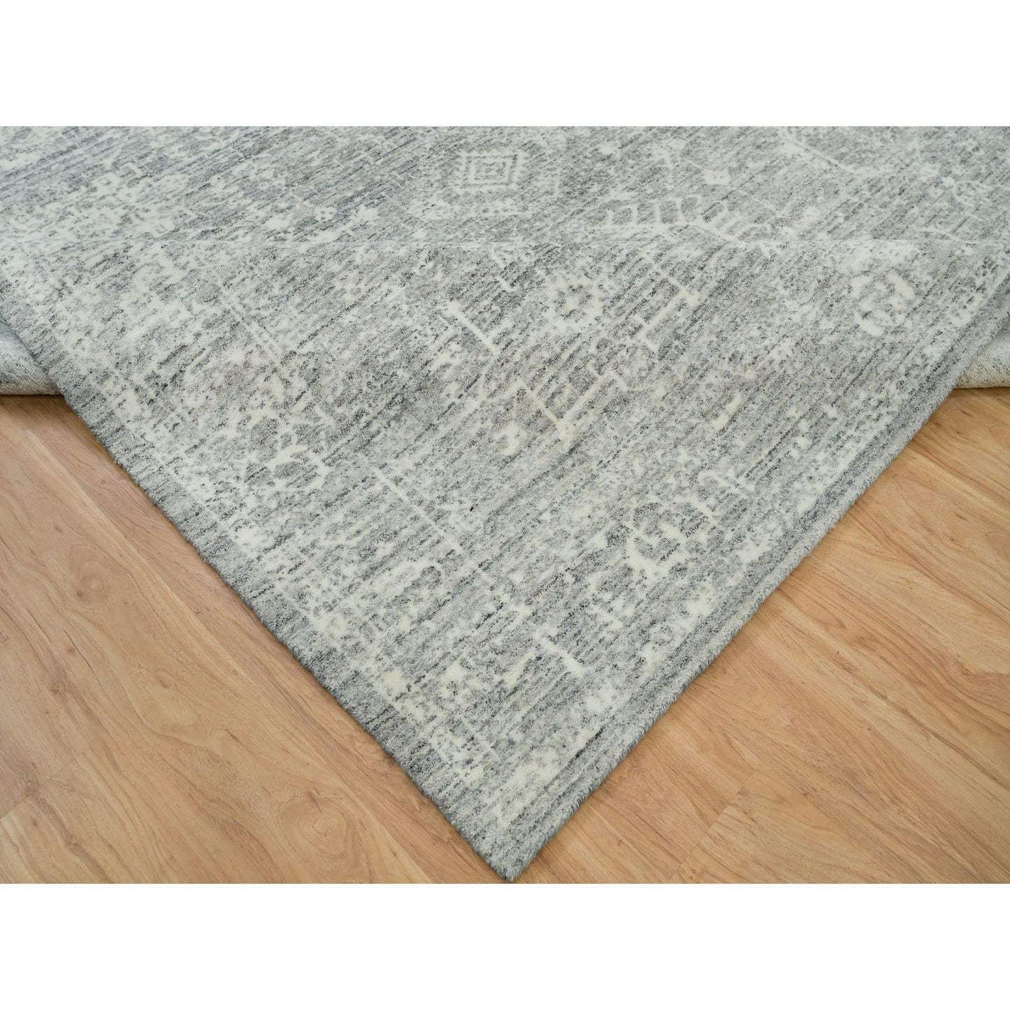 9'X12' Cloudy Gray Karajeh Design 100% Wool Hand Loomed Oriental Rug