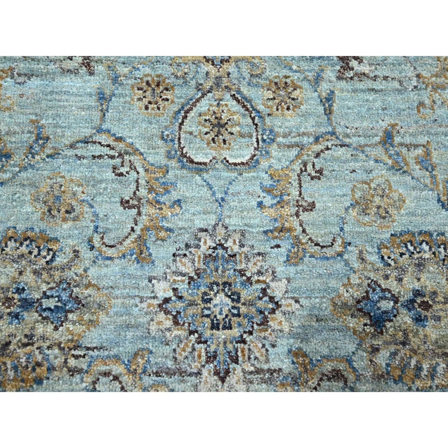 Blue round rug pure wool hand knotted flower design shah abbas blue.