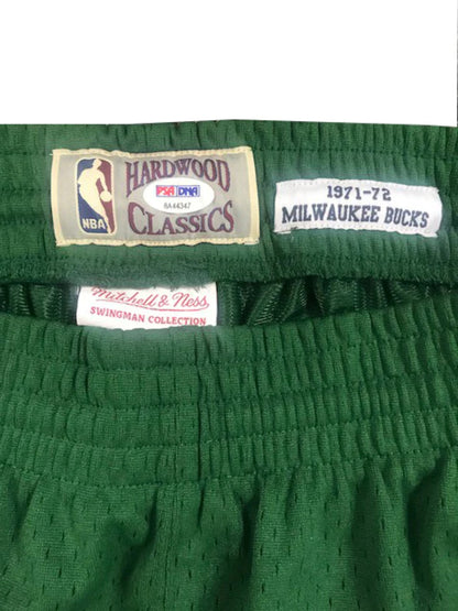 Oscar Robertson Autographed Mitchell & Ness Milwaukee Bucks Shorts (Psa)