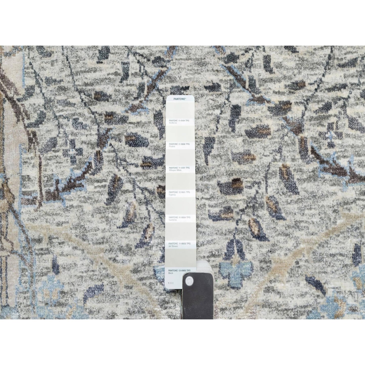 10'X10' Tahira White Hand Knotted Silk And Wool Sickle Leaf Round Rug