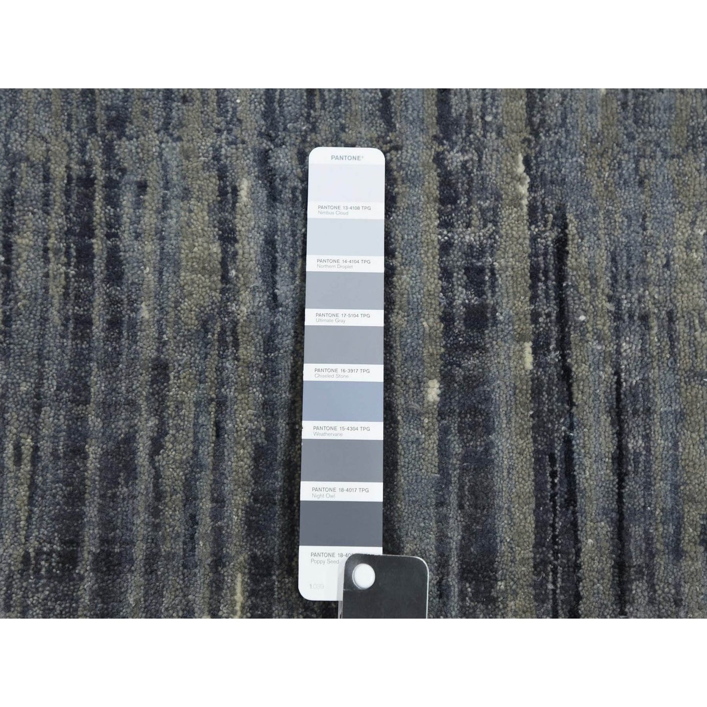 2'6"X10'2" Gray Pure Wool Hand Knotted Modern Ombre Design Runner Rug