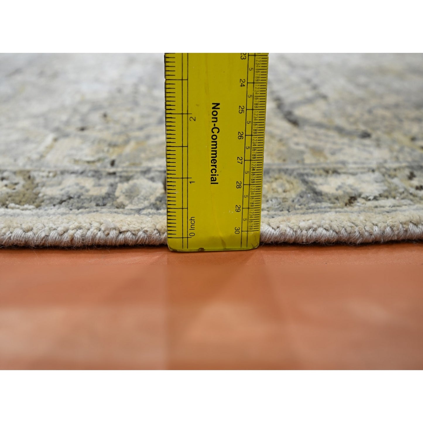 2'1"X3' White Oushak Hand Knotted Pure Silk And Textured Wool Mat Rug