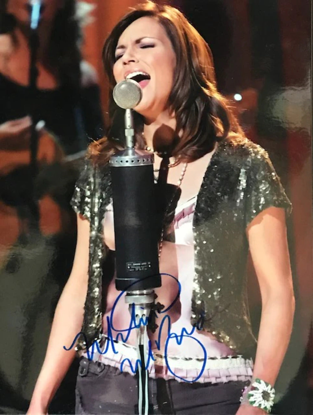 Martina Mcbride Autographed 8X10 Celebrity Photo