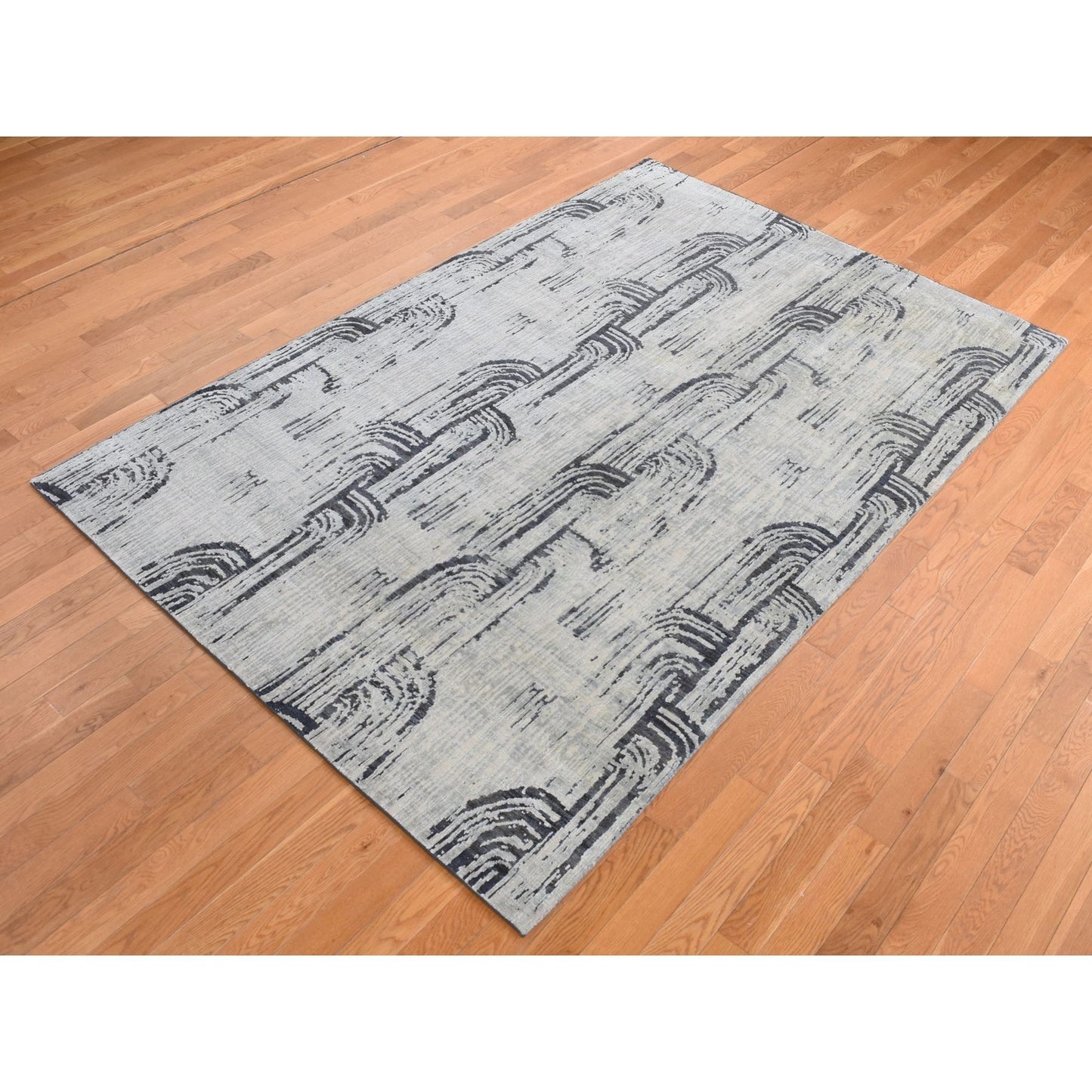 6'X9' Cloud Gray The Cane Pure Silk With Textured Wool Hand Knotted Rug