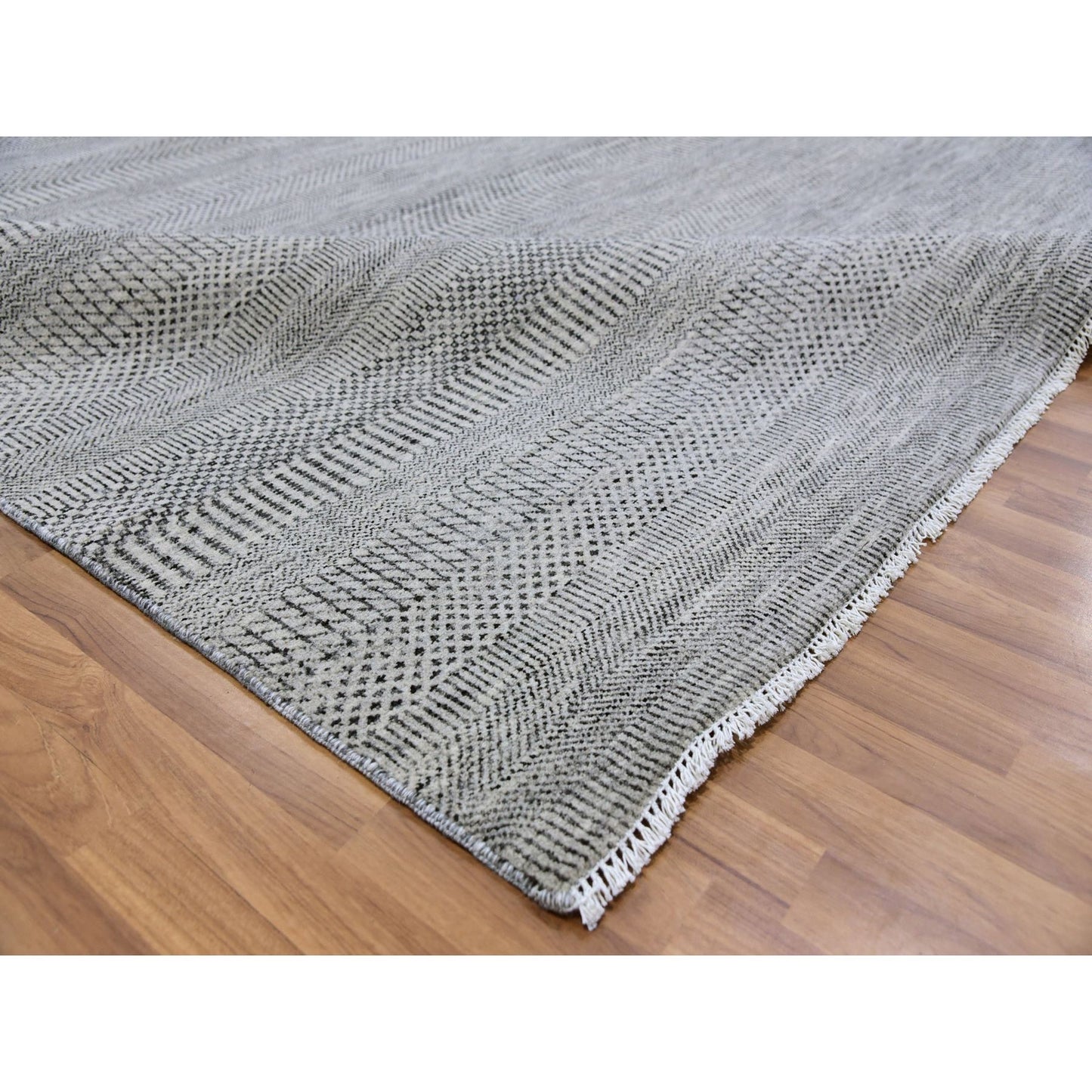 8'X8' Silver Gray Grass Design Undyed 100% Wool Hand Knotted Square Rug