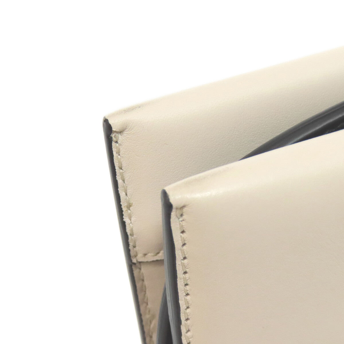 Salvatore Ferragamo   Shoulder Bag