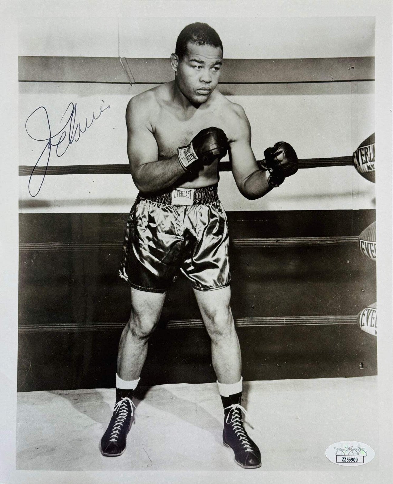 Joe Louis Autographed 8x10 Boxing Photo (JSA)