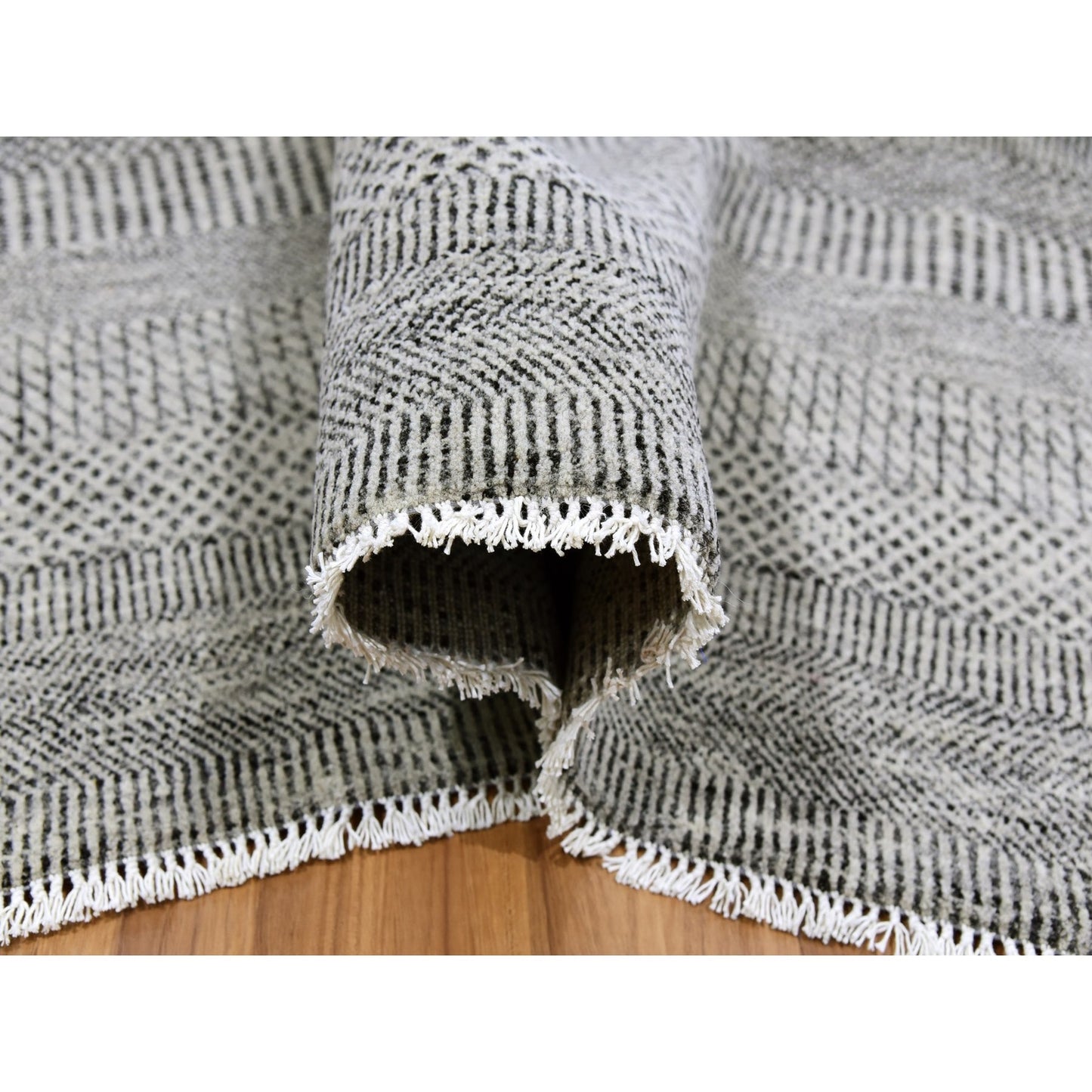 8'X10' Pastel Gray Undyed Wool Grass Design Hand Knotted Oriental Rug