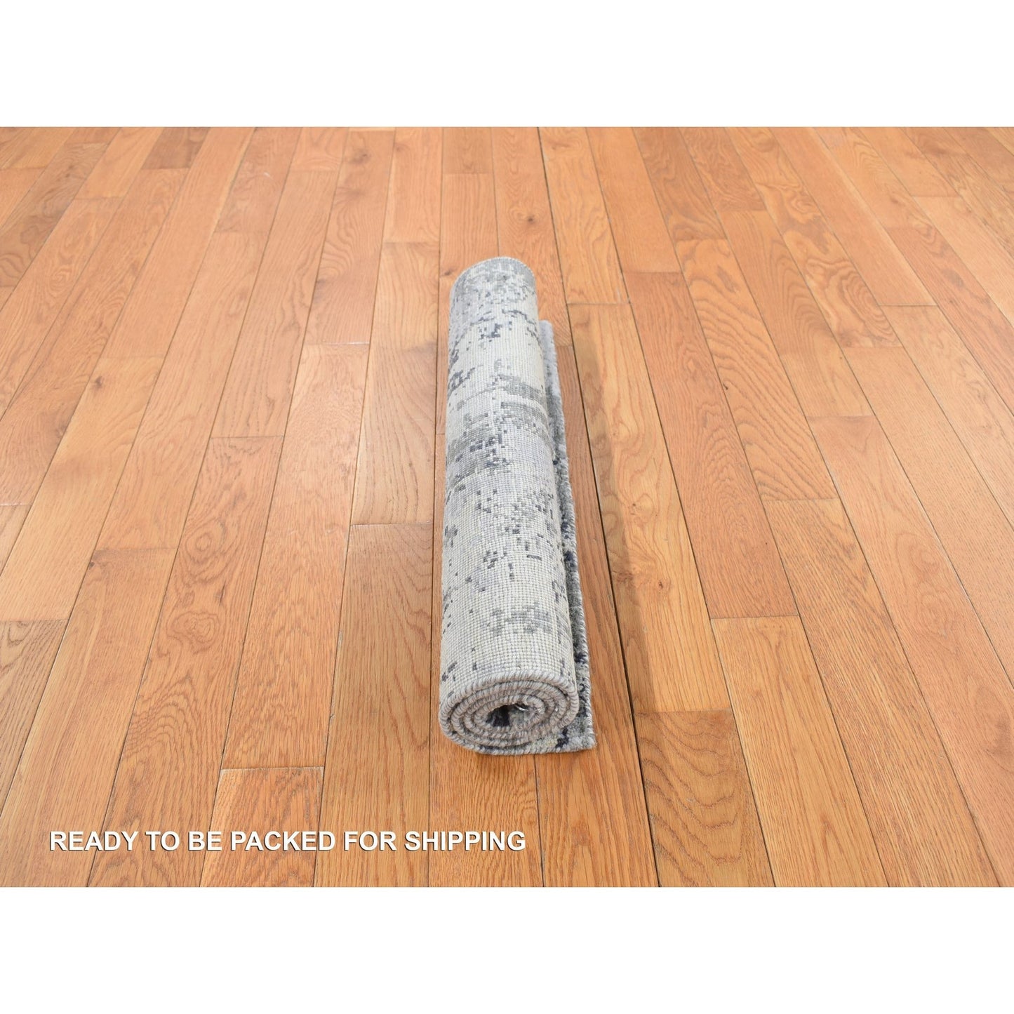 2'1"X3' White Abstract Design Wool And Silk Hand Knotted Mat Rug