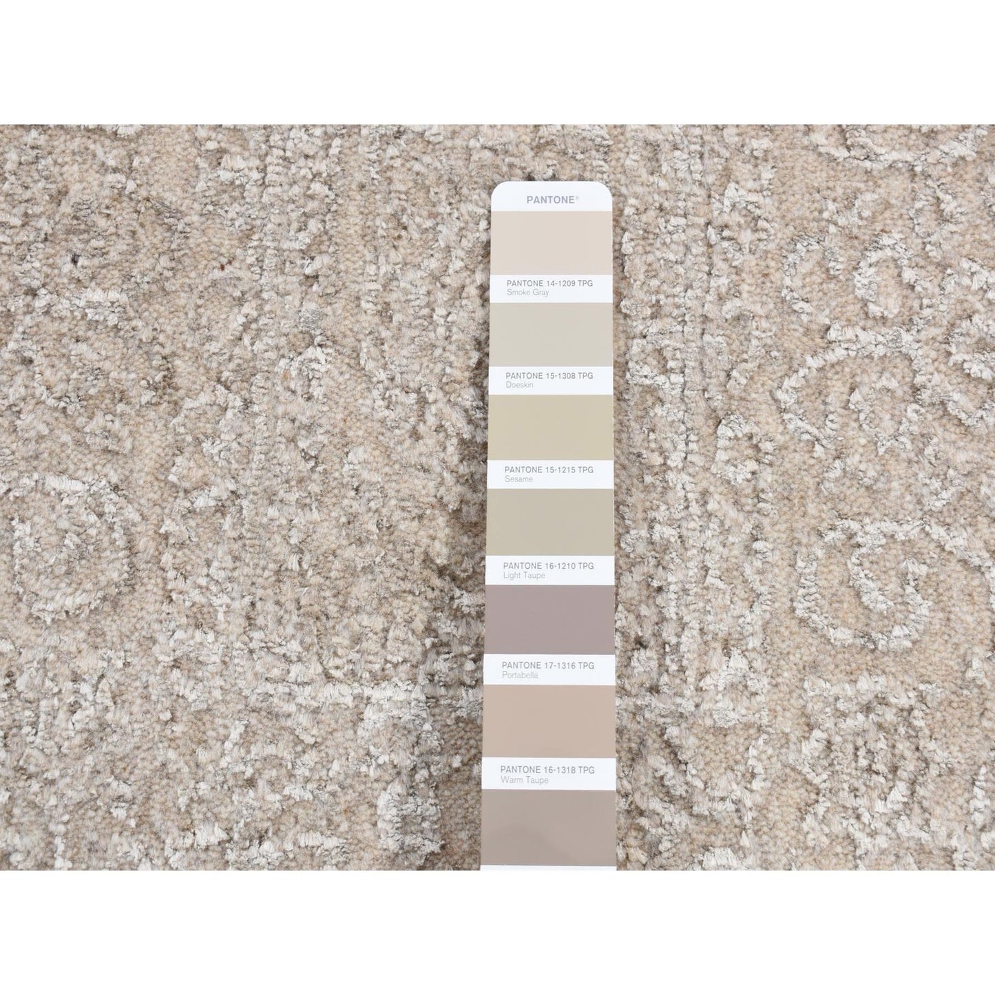 2'5"X10' White, Wool And Silk, Fine Jacquard Hand Loomed Runner Rug