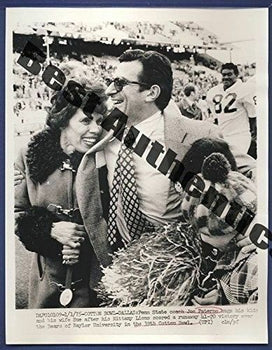 Joe Paterno Cotton Bowl 8X10 1975 Wire/Press Photo