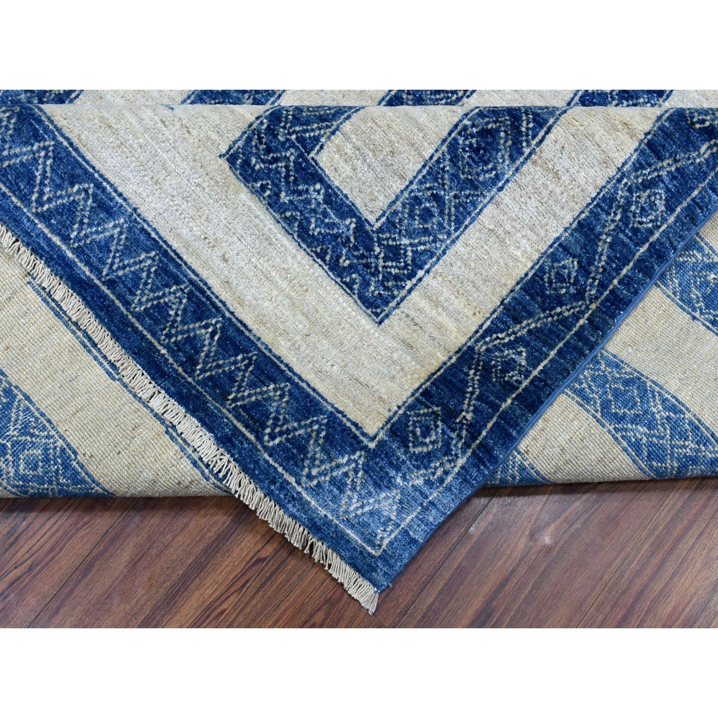 7'10"X9'9" Blue Wool Maze Design With Berber Influence Hand Knotted Rug