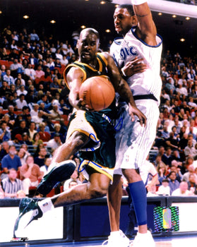 Gary Payton Autographed Basketball 8X10 Photo