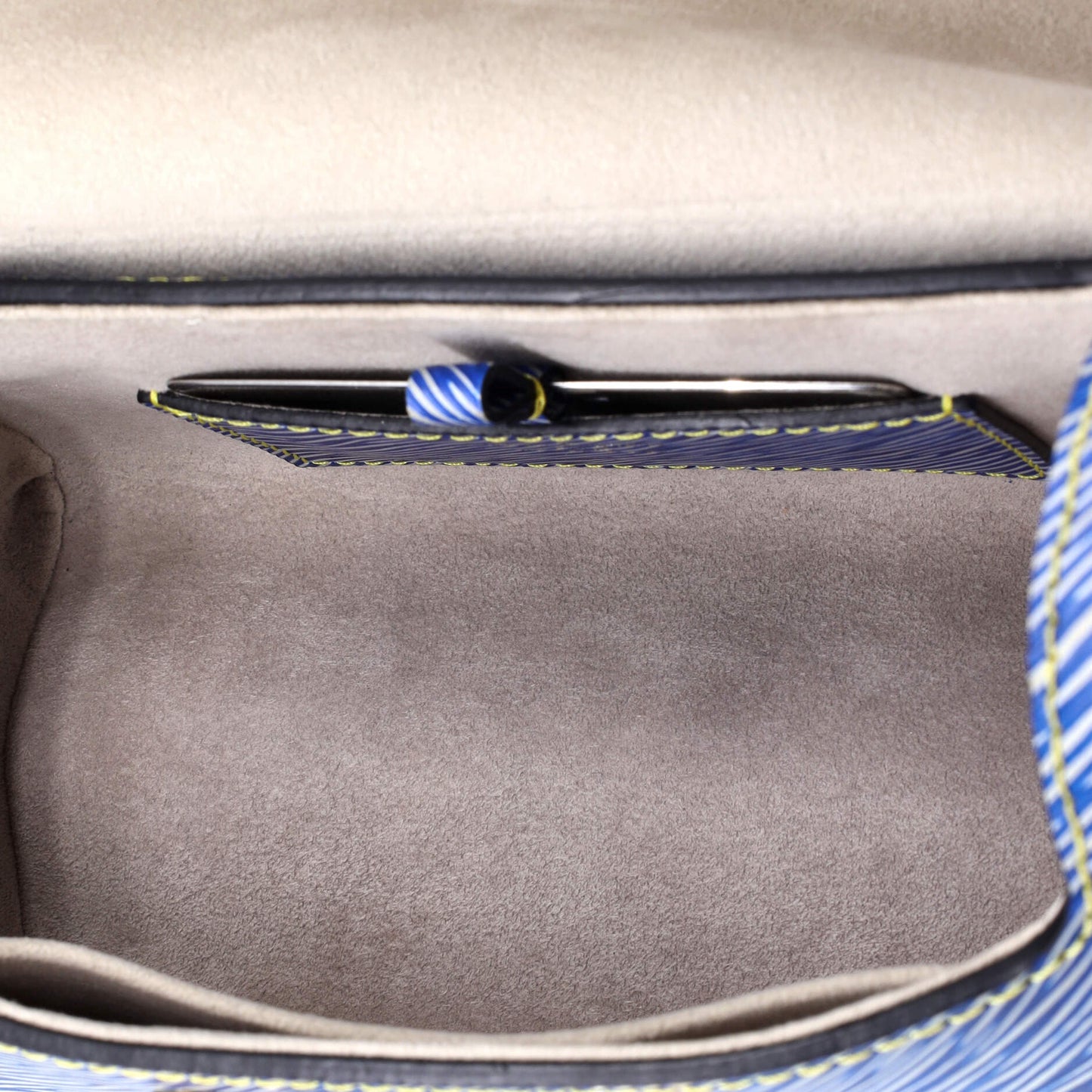 Louis Vuitton Twist Handbag Epi Leather Pm