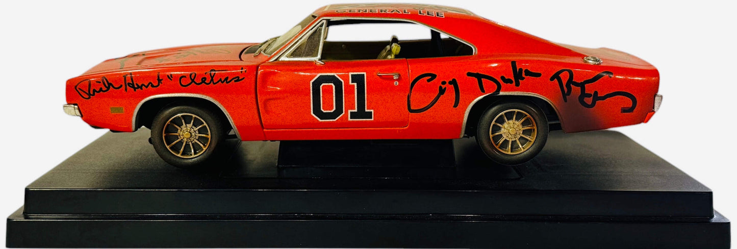 Signed ERTL Diecast Car Scale 18 Version HAZZARD Mud DUKES