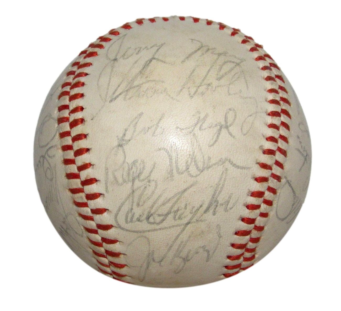 Royals Baseball Team 27 HOF Lemon Autographed 177605 Kansas City 1972
