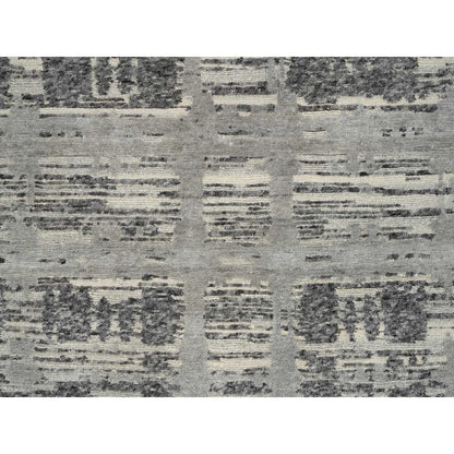 4'X6'1" Light Gray Modern Design Natural Wool Hand Knotted Rug