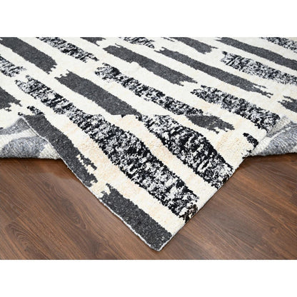 10'2"X13'7" Ivory & Black Wool Modern Design Hand Knotted Oriental Rug