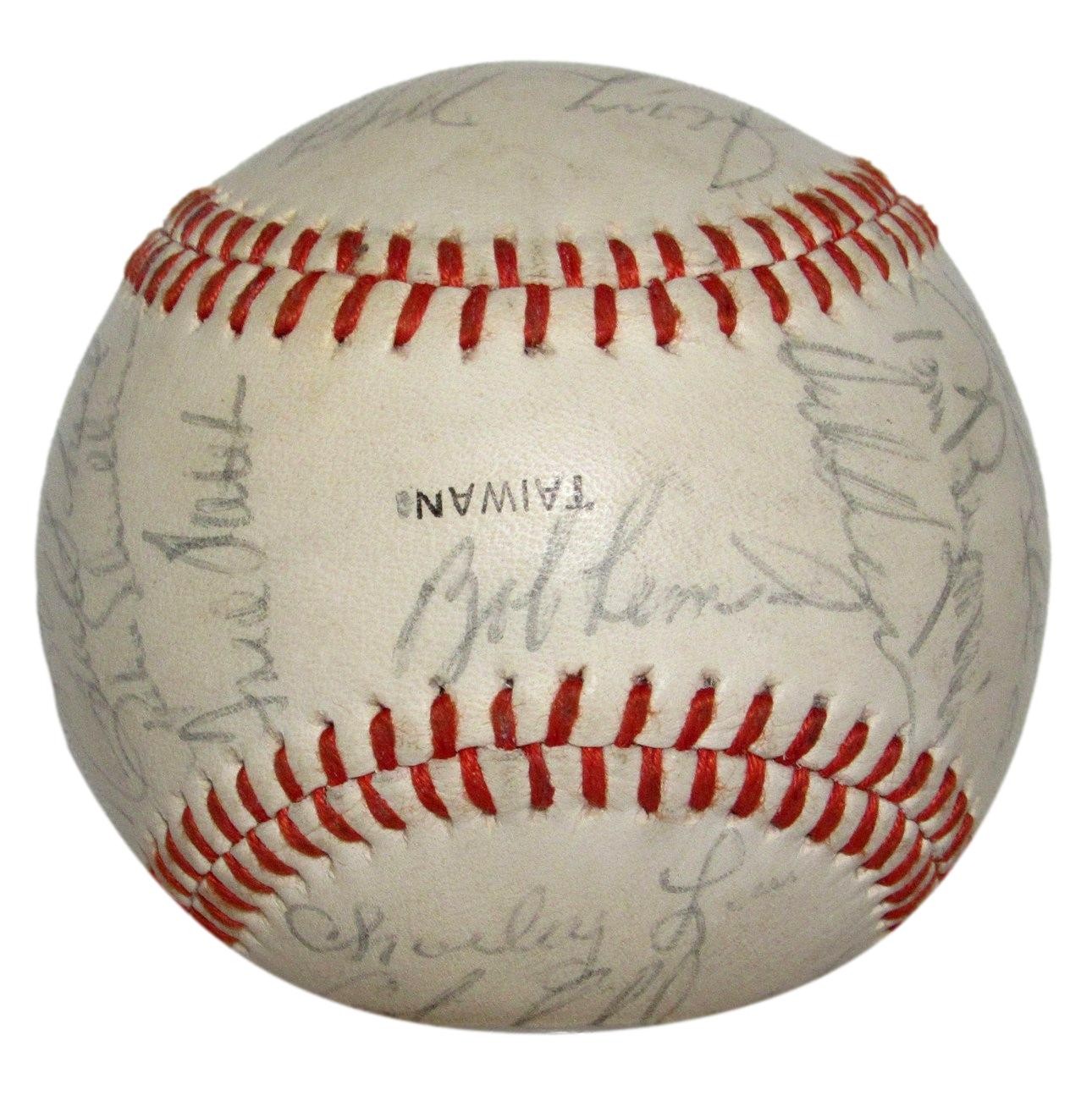 Royals Baseball Team 27 HOF Lemon Autographed 177605 Kansas City 1972