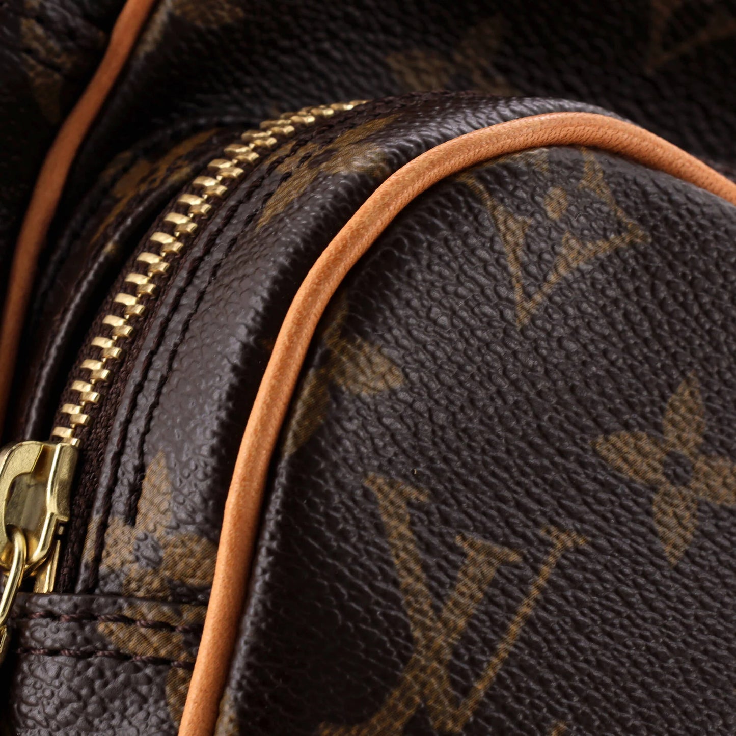 Louis Vuitton Nil Messenger Bag Monogram Canvas 28