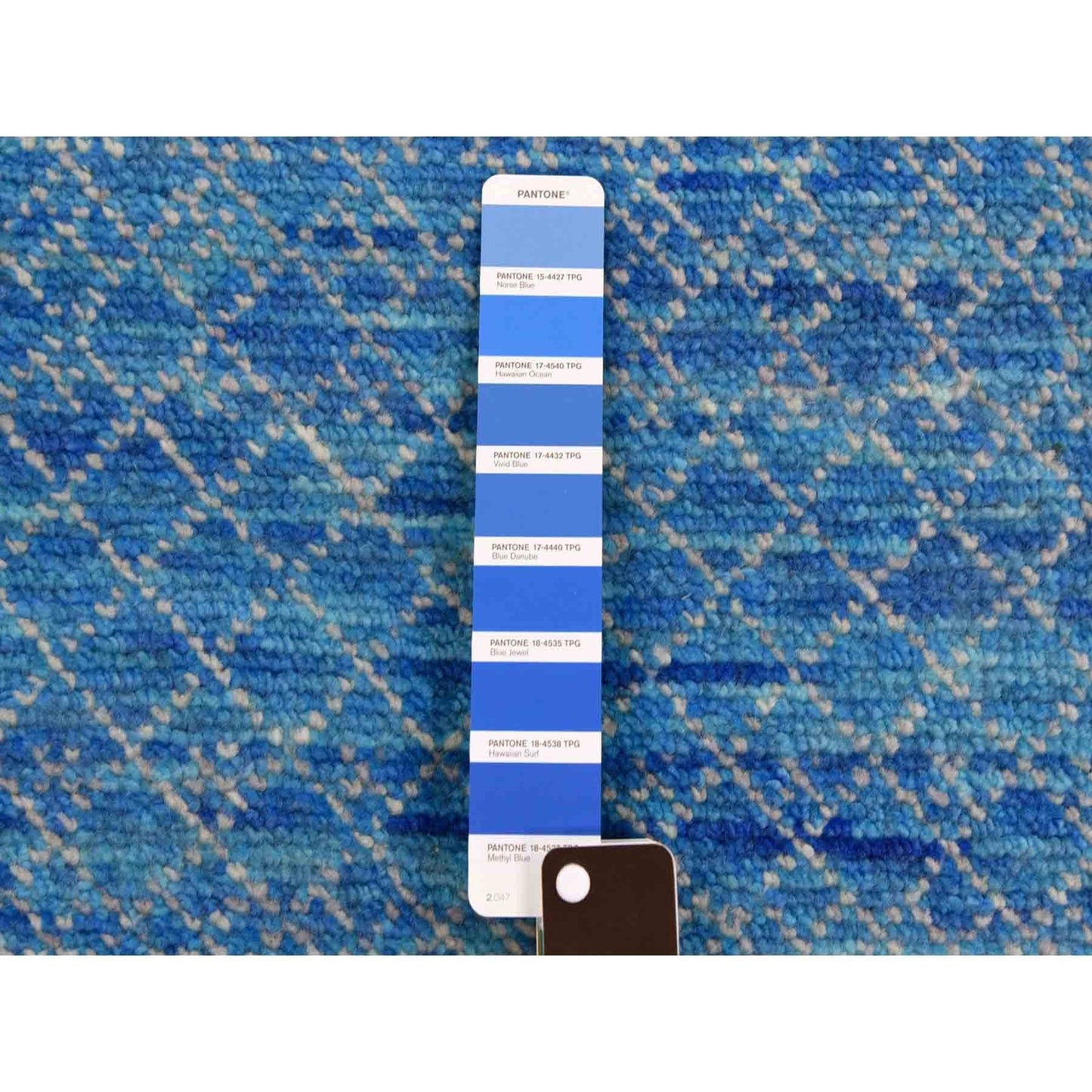 8'X9'10" Blue Chiaroscuro Collection Hand Knotted Pure Wool Oriental Rug