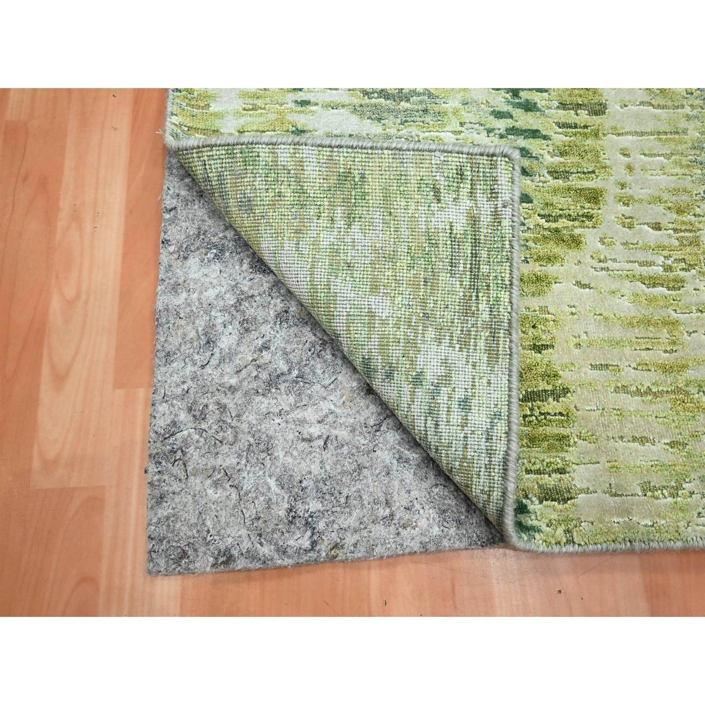 2'6"X8'2" Green Crocodile Safari Design 100% Silk Hand Knotted Runner Rug